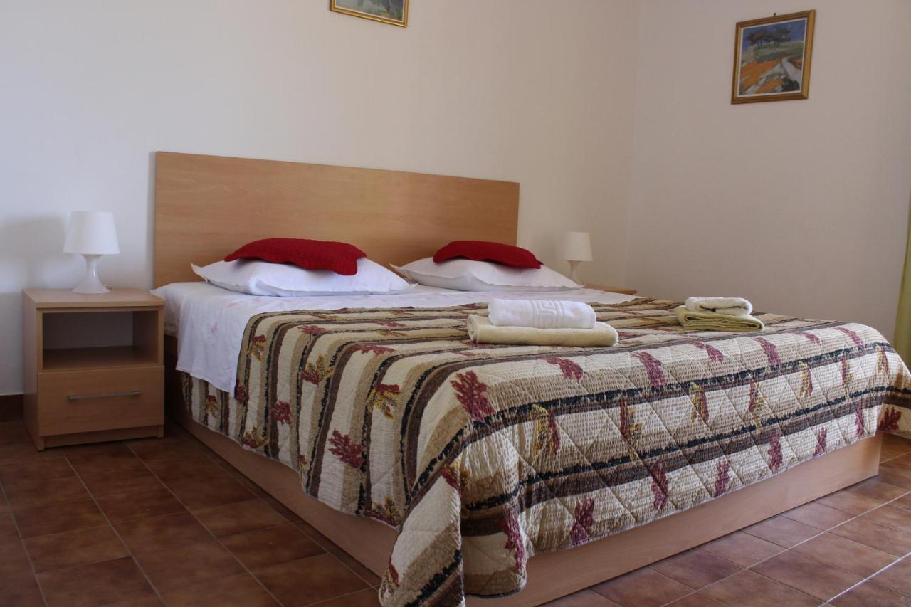 Seaside Secluded Apartments Zavala, Hvar - 15357 Jelsa  Extérieur photo